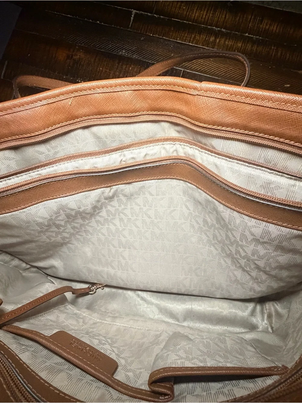 Michael Kors sleek saffiano